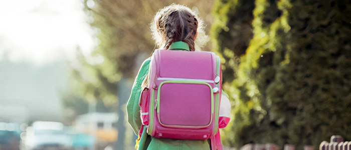 Chiropractor Discusses Proper Child Backpacks